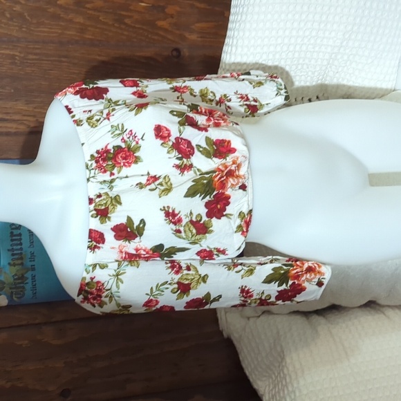 Size Size S Boho Floral Crop Blouse - Picture 6 of 11